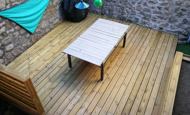 Terrasse en épicéa local | Client : particulier | Lieu : Ardèche (07)